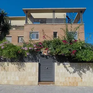 Сasa de vacaciones House, Castelldefels